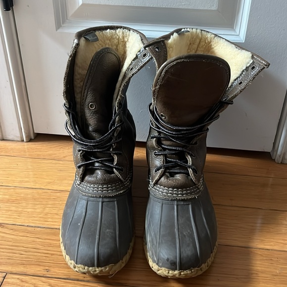 LL Bean Signature Women’s Bean Boot Shearling Lined 10” green leather - Picture 3 of 8